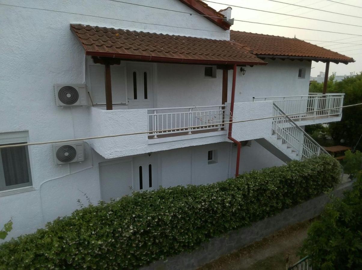 Katerina Rooms Nea Kallikrateia Exterior photo